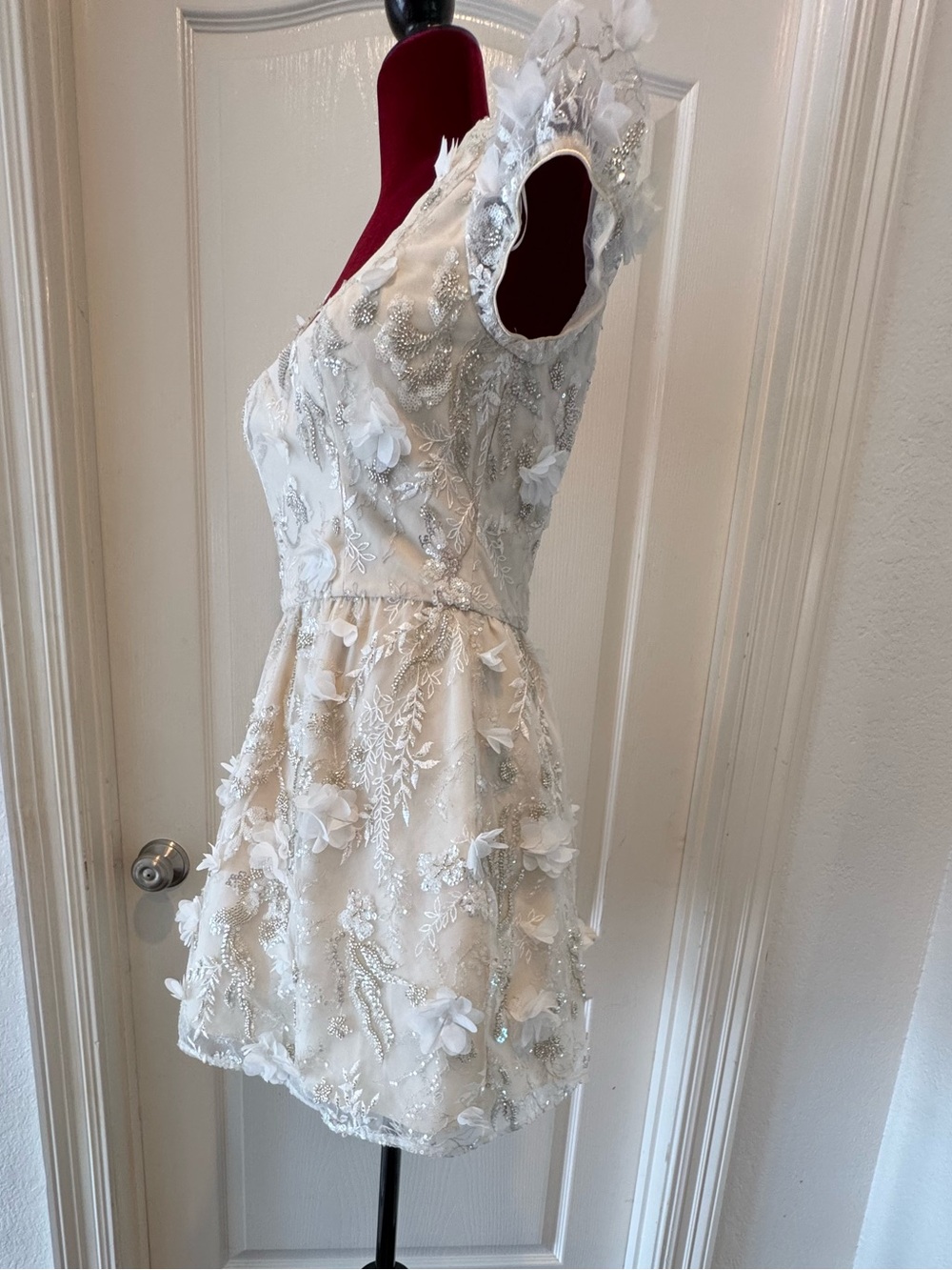 🦄 NWOT Dress the Population Sz S Embellished Ivory Bridal Mini SAMPLE - Picture 14 of 17